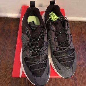 Women Nike Air Max Viva ; 9.5 US ; BRAND NEW